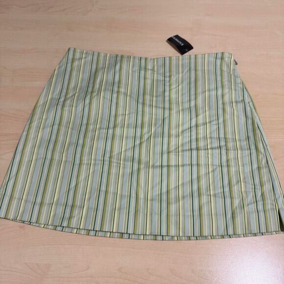 NWT Express Mini Skirt - Picture 4 of 6